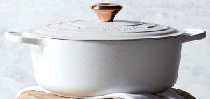 LeCreusetRoundWideDutchOvenSideView Le Creuset Dutch oven