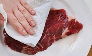 Drying Steak with Paper Towel Drying a Steak