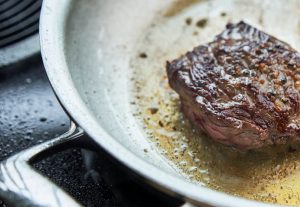 Demeyere Proline skillet with steak Demeyere Proline skillet with steak