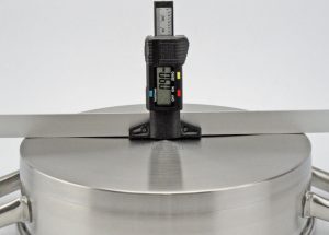 Pan Bottom with Flatness Indicator Pan Bottom with Flatness Indicator