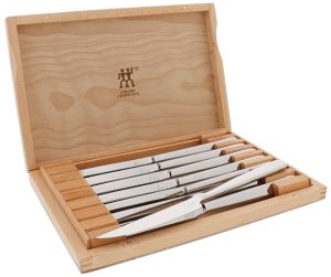 Henckels steak knives, boxed set of 8 Henckels steak knives, boxed set of 8