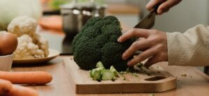 Cutting vegetables Cutting vegetables