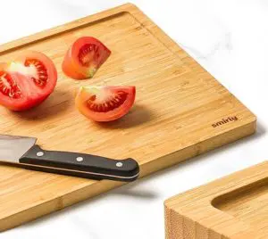 Smirly Bamboo Cutting Board with tomatoes Smirly Bamboo Cutting Board with tomatoes
