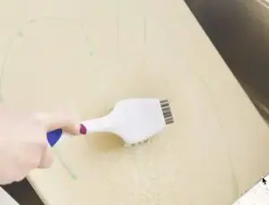 Washing a Rubber Cutting Board Washing a Rubber Cutting Board