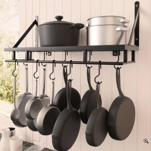 Wall hanging pot rack w:pots Wall hanging pot rack w:pots